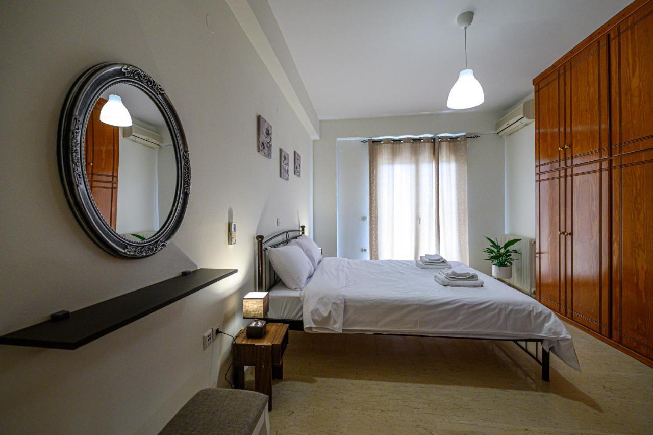 Oliva Apartment Kalamata Esterno foto